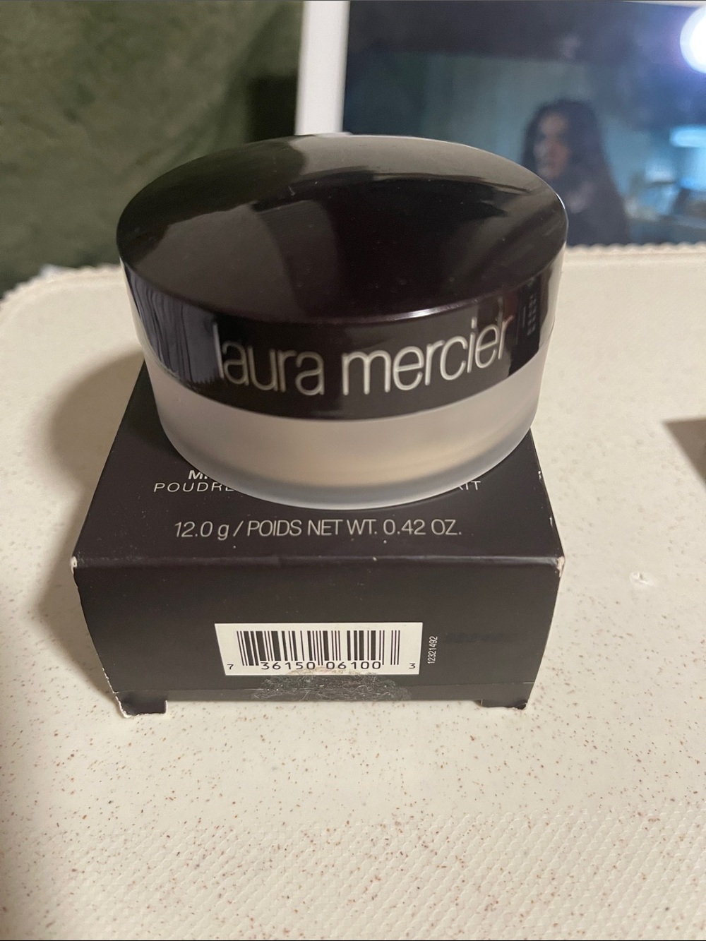 Laura mercier mineral finishing powder